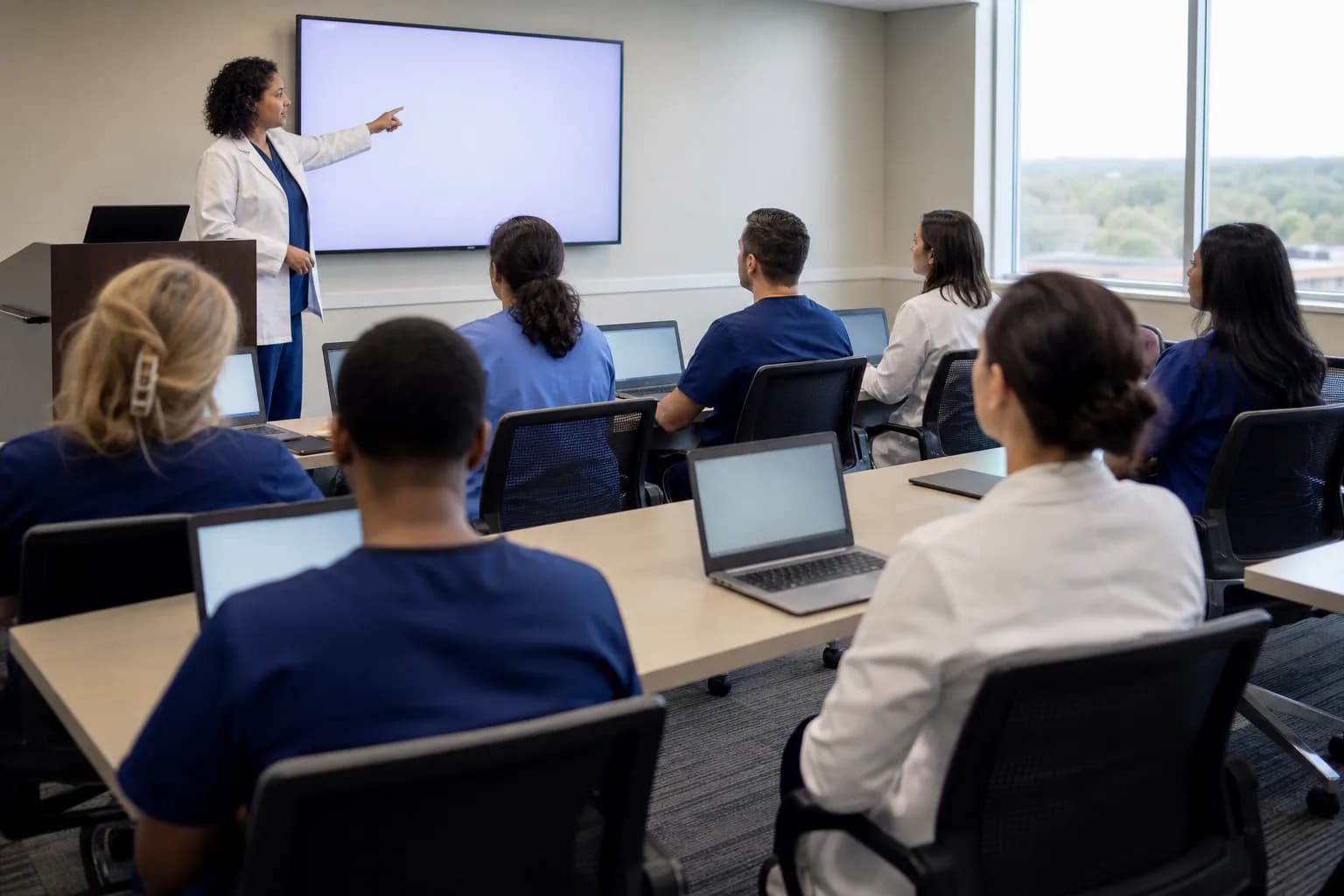 Early-warning alert routed to an inpatient response team