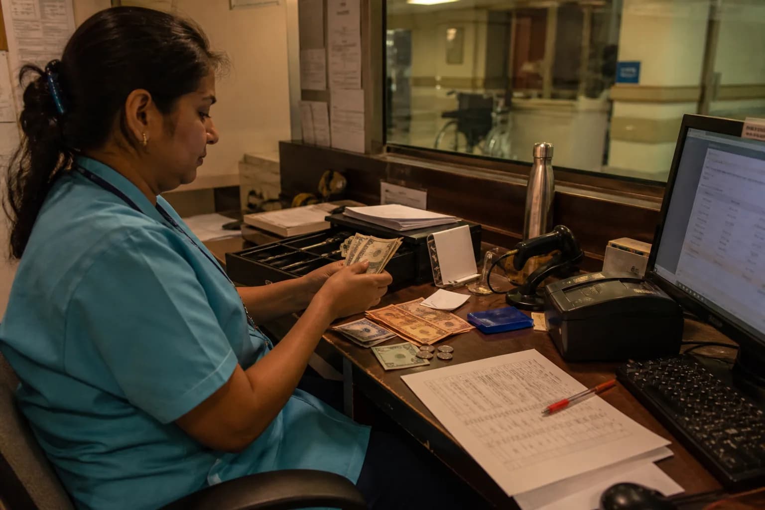 Hospital cash variance and digital settlement matching metrics